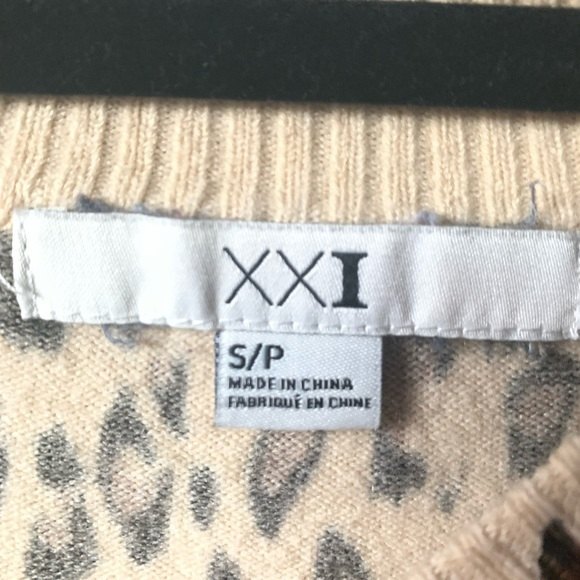 XXI sweater yellow cheetah print 3/4 sleeve sweater size small - Picture 4 of 4
